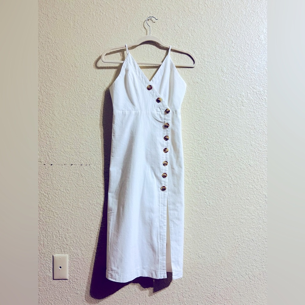 Women dress white with bottoms detail size M